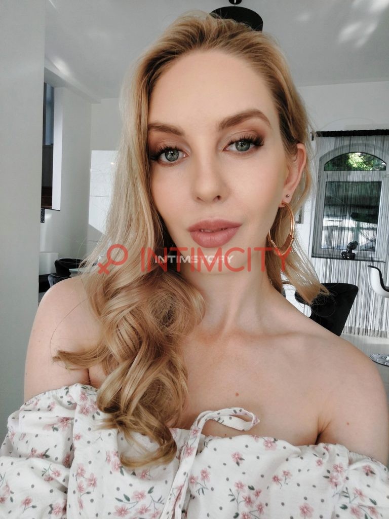 Эскортница Каролина Саваж IntimCity