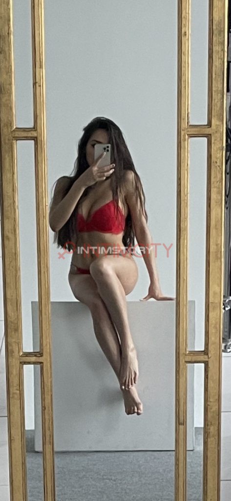 Шлюха Лярва IntimCity