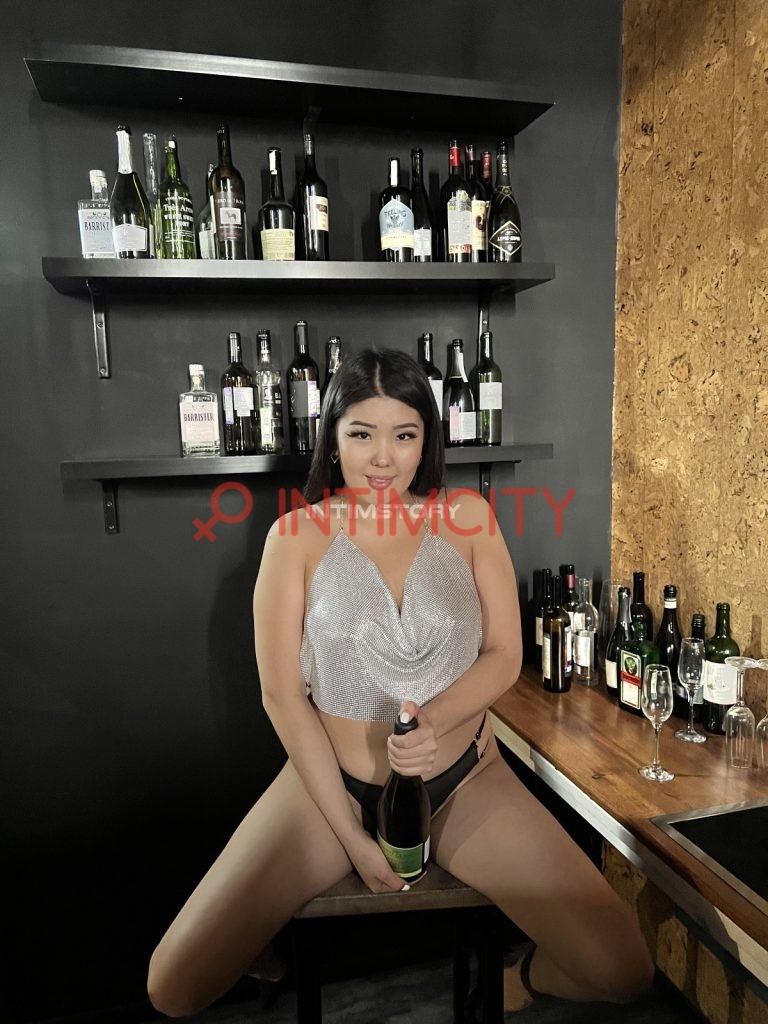 Эскортница Алия IntimCity