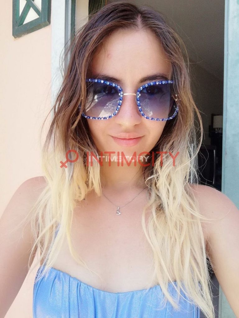 Эскортница Клара IntimCity