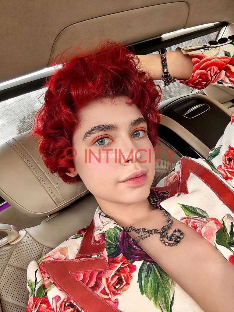 Эскортница Тигрёнок сосет писю IntimCity