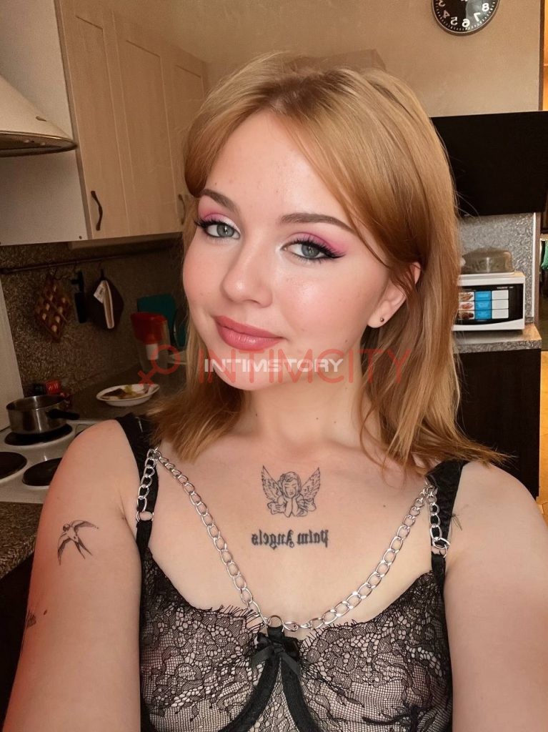 Элитная проститутка Викуля Интимсити