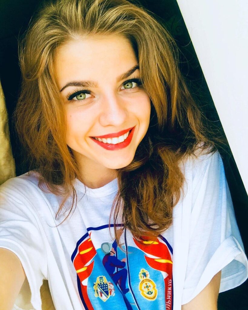 Эскортница Дана Интимсити
