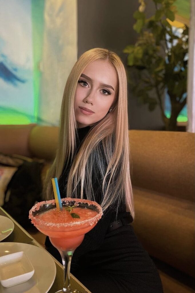 Шлюха 🎥 Тонечка IntimCity