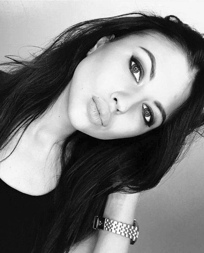 Эскортница Настасья IntimCity