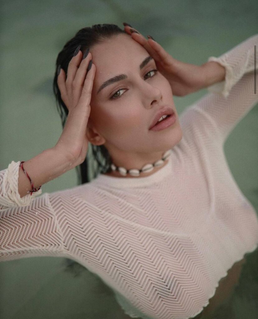 Шлюха Эмилия IntimCity