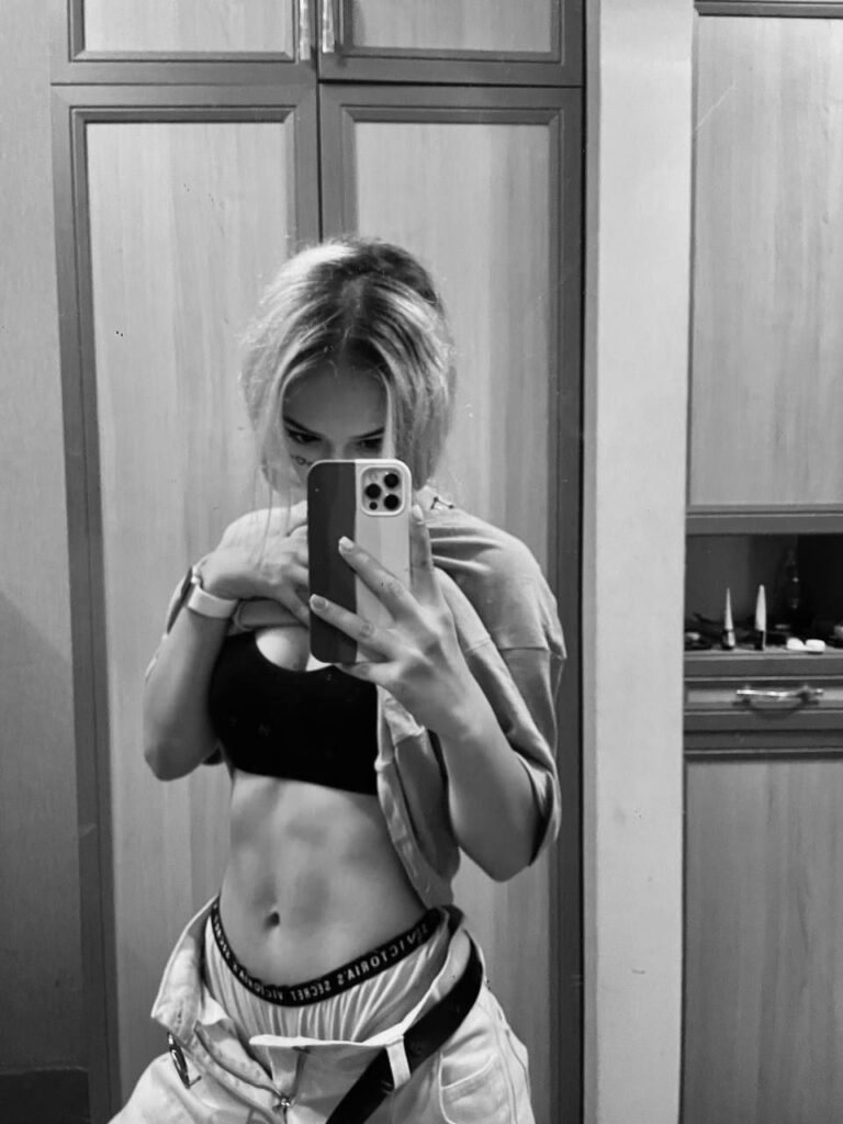 Шлюха Юля IntimCity